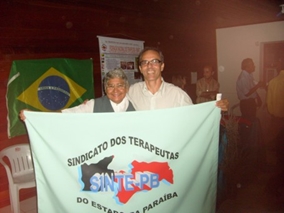 recebendo a bandeira