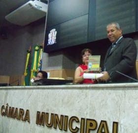 presidente recebendo homenagem